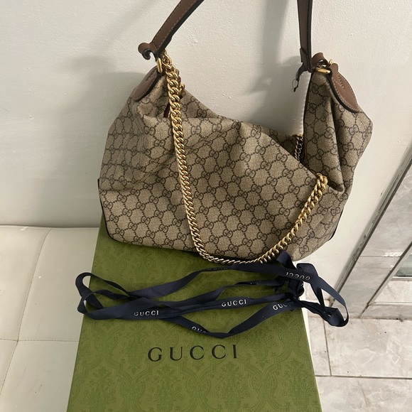 Used Gucci purse - Picture 3 of 5